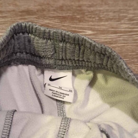 Nike Dri-FIT youth xl boys sweatpants - Picture 5 of 6